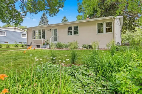 2570 Avon Street N Roseville MN 55113