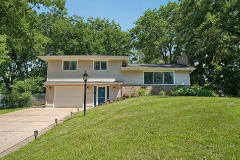 7132 Courtly Road Woodbury MN 55125