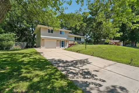 7132 Courtly Road Woodbury MN 55125