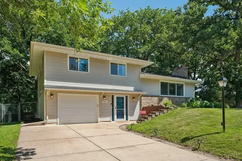 7132 Courtly Road Woodbury MN 55125