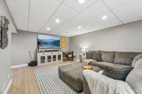 7132 Courtly Road Woodbury MN 55125
