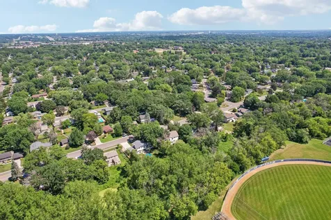 7132 Courtly Road Woodbury MN 55125