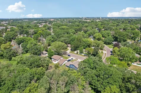 7132 Courtly Road Woodbury MN 55125