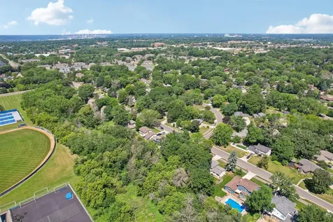 7132 Courtly Road Woodbury MN 55125