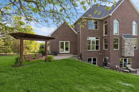 8964 Almquist Way Inver Grove Heights MN 55077