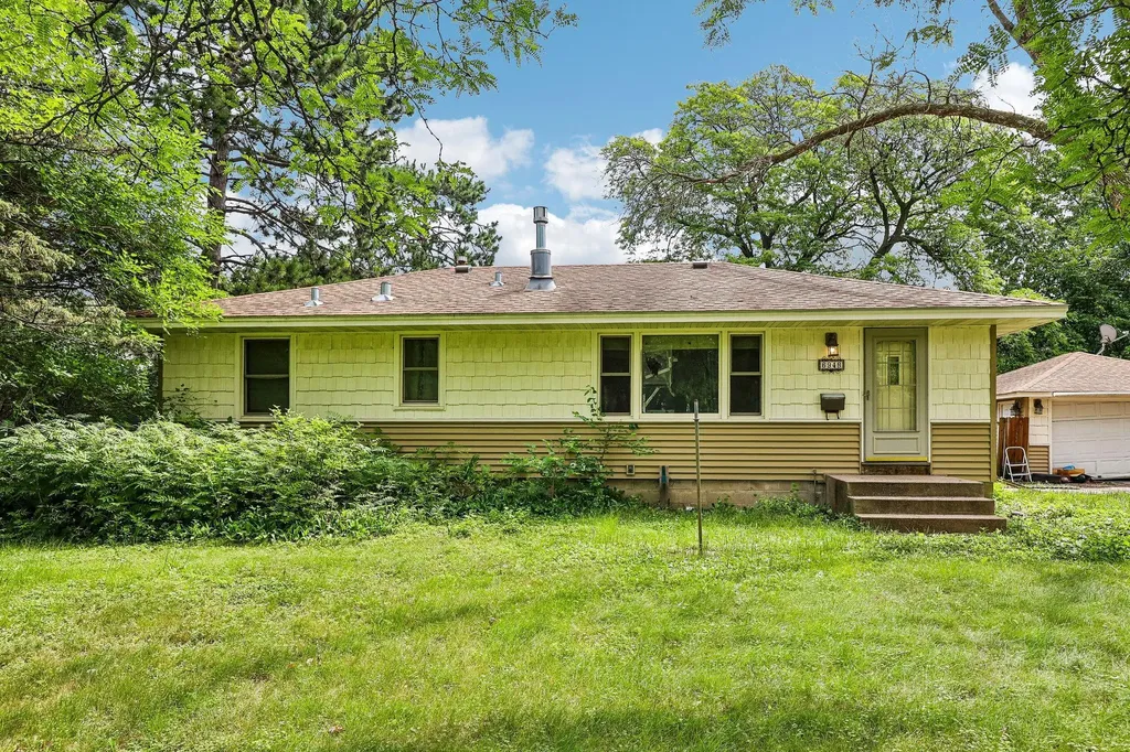 6948 Janell Avenue N Brooklyn Park MN 55428