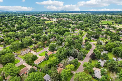6948 Janell Avenue N Brooklyn Park MN 55428