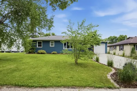 1221 Roosevelt Avenue Detroit Lakes MN 56501