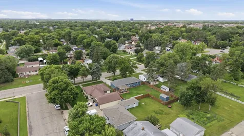 1221 Roosevelt Avenue Detroit Lakes MN 56501