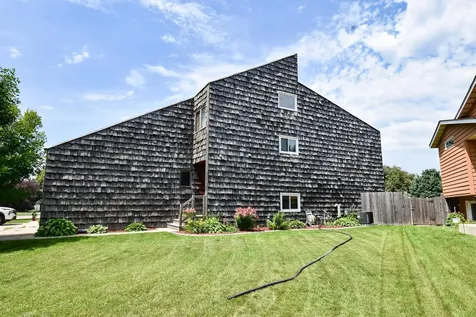 608 37th Avenue S Moorhead MN 56560