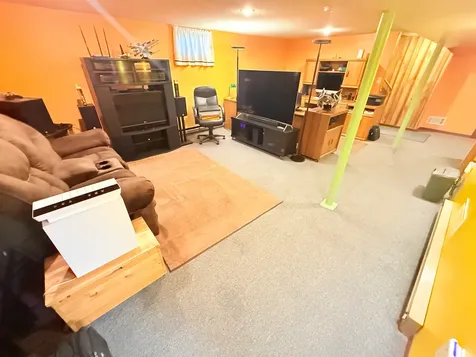 2055 English Street Maplewood MN 55109