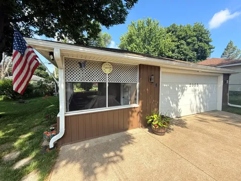 2055 English Street Maplewood MN 55109