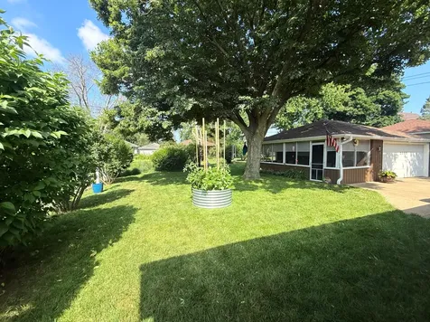 2055 English Street Maplewood MN 55109