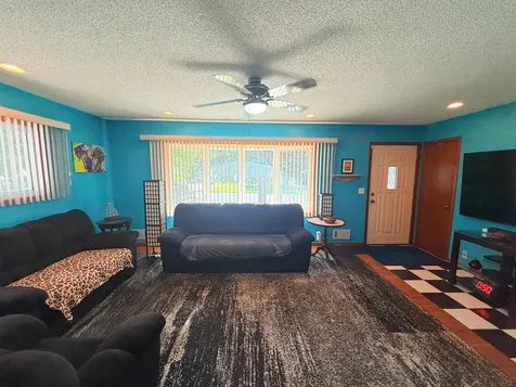 2055 English Street Maplewood MN 55109