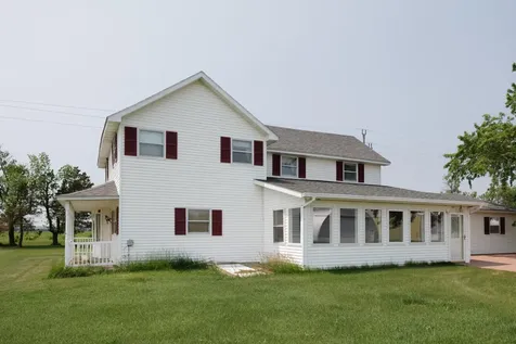 7809 83rd Street SE Edgeley ND 58433