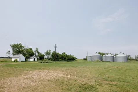 7809 83rd Street SE Edgeley ND 58433