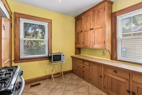 916 34th Street W Minneapolis MN 55408