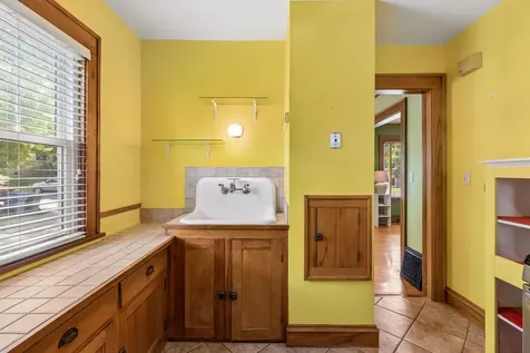 916 34th Street W Minneapolis MN 55408