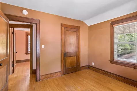 916 34th Street W Minneapolis MN 55408