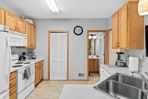1947 Bluestem Lane Shoreview MN 55126