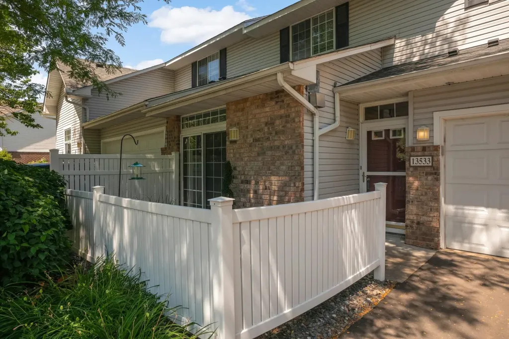 13533 Carmody Drive Eden Prairie MN 55344