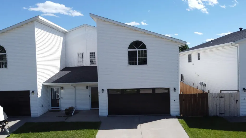 825 12th Avenue W West Fargo ND 58078