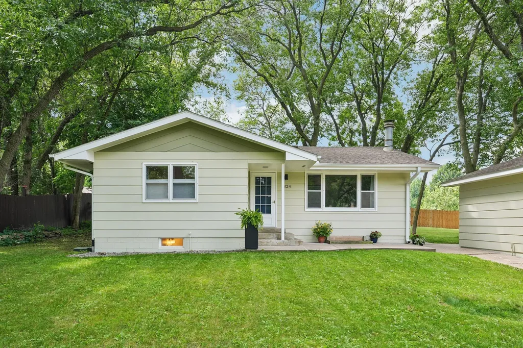 2324 130th Avenue NW Coon Rapids MN 55448