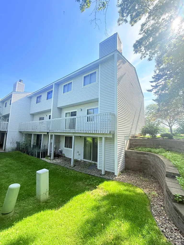 2224 Tower Court Woodbury MN 55125