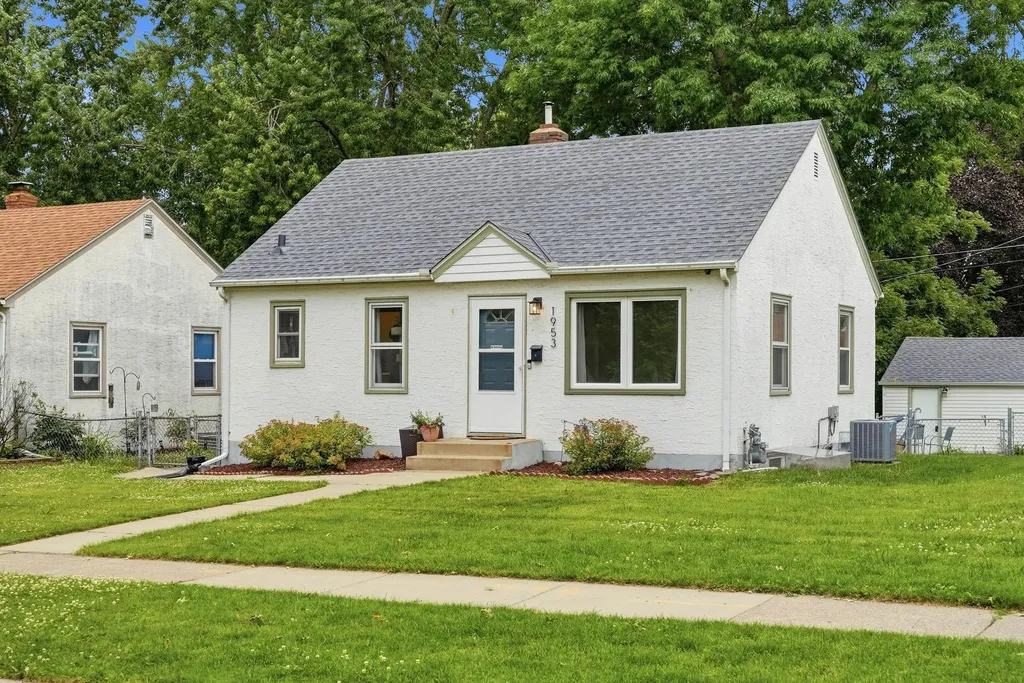 1953 Nebraska Avenue E Saint Paul MN 55119