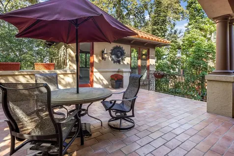 1700 Kenwood Parkway Minneapolis MN 55405