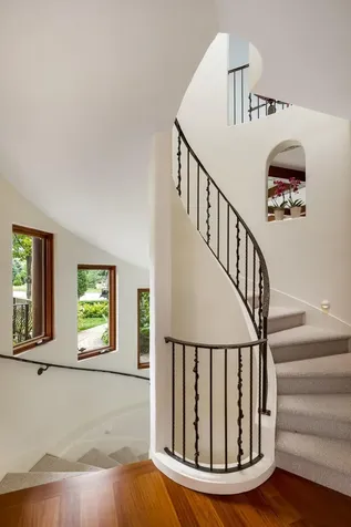 1700 Kenwood Parkway Minneapolis MN 55405
