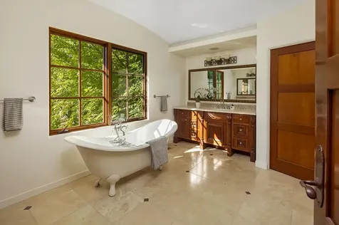 1700 Kenwood Parkway Minneapolis MN 55405