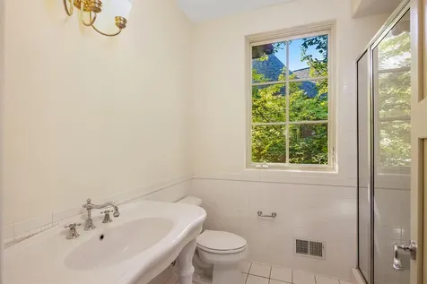 1700 Kenwood Parkway Minneapolis MN 55405