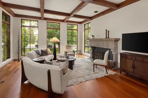 1700 Kenwood Parkway Minneapolis MN 55405