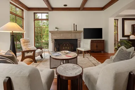 1700 Kenwood Parkway Minneapolis MN 55405