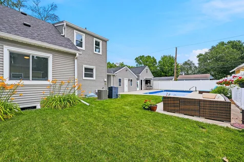 4054 Quail Avenue N Robbinsdale MN 55422