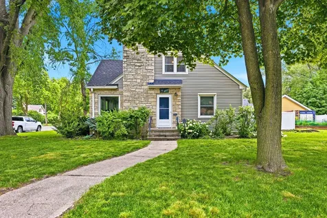 4054 Quail Avenue N Robbinsdale MN 55422