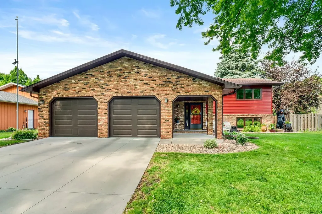 3907 3rd Street S Moorhead MN 56560