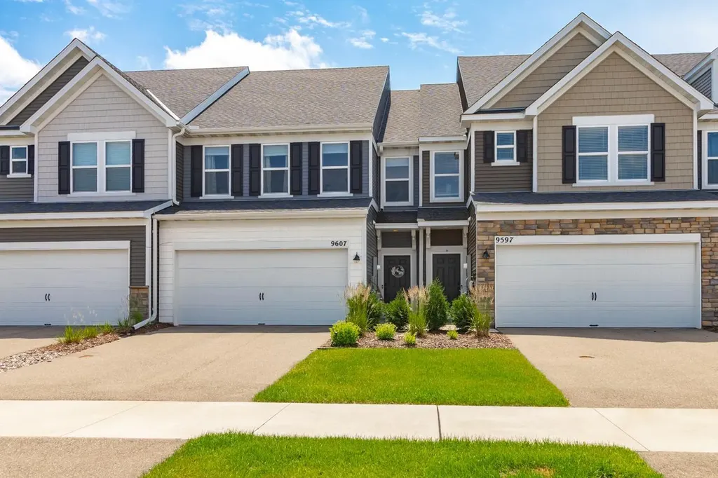 9607 4th Street N Lake Elmo MN 55042