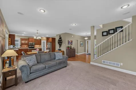 20685 Frost Court Lakeville MN 55044