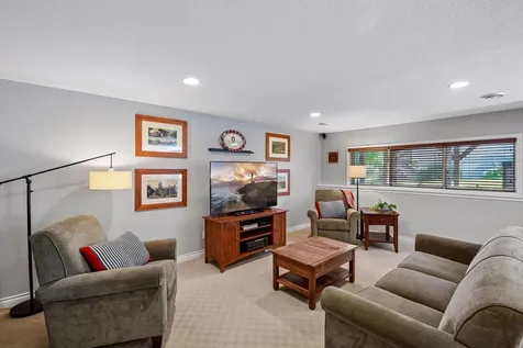 1879 Sandbar Circle Waconia MN 55387
