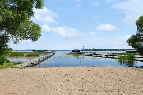 1879 Sandbar Circle Waconia MN 55387