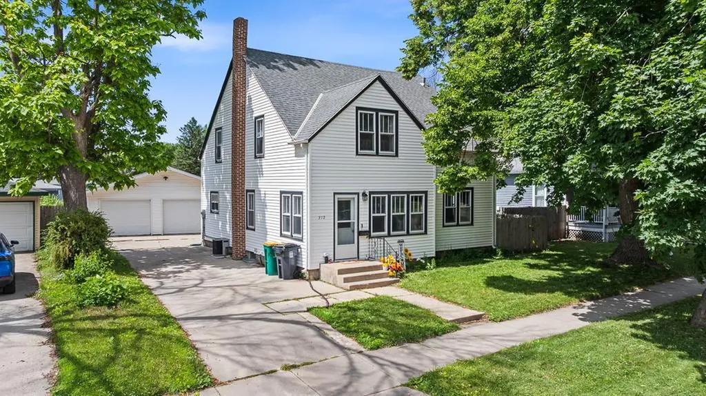 312 S 6th Street Marshall MN 56258