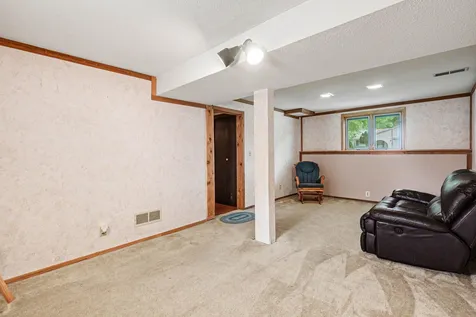 810 Sunny Lane Anoka MN 55303