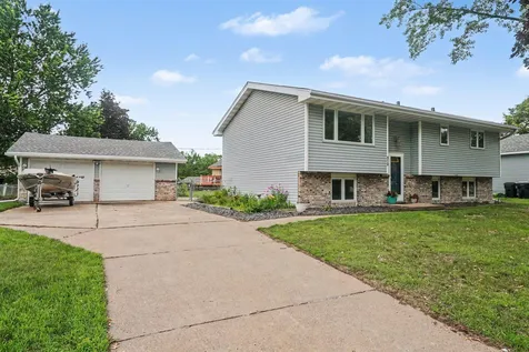 810 Sunny Lane Anoka MN 55303