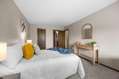11143 Xavier Road Bloomington MN 55437