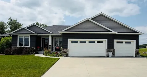 511 21st Place NE Kasson MN 55944