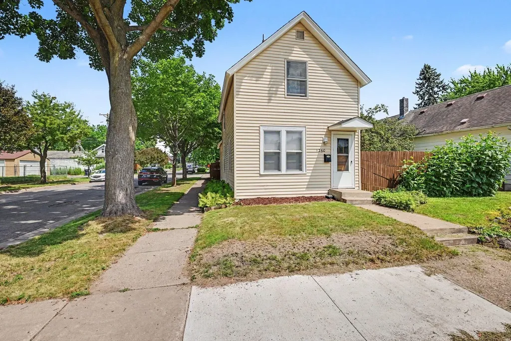 1260 Woodbridge Street Saint Paul MN 55117