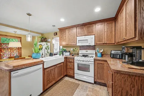 1260 Woodbridge Street Saint Paul MN 55117