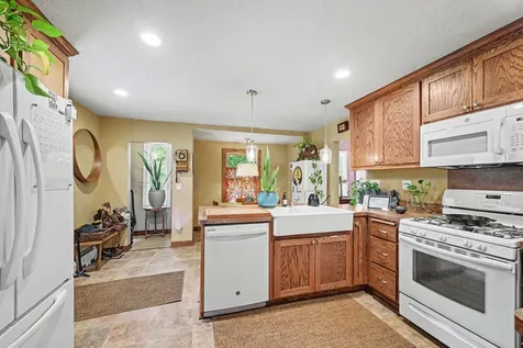 1260 Woodbridge Street Saint Paul MN 55117